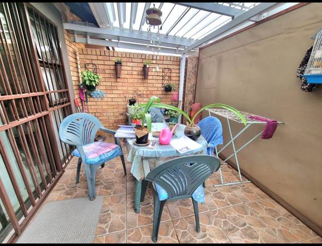 2 BEDROOM TOWNHOUSE FOR SALE IN MONTANA TUINE